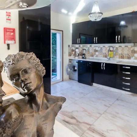 Guest H4u - Garden&pool Casa vacanze *