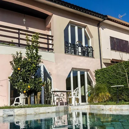 Guest H4u Garden & Pool