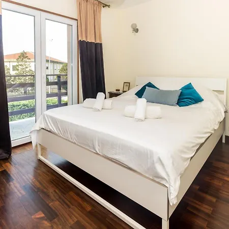 Guest H4u Garden & Pool Tatil Evi