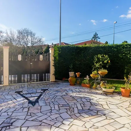 Guest H4u Garden & Pool
