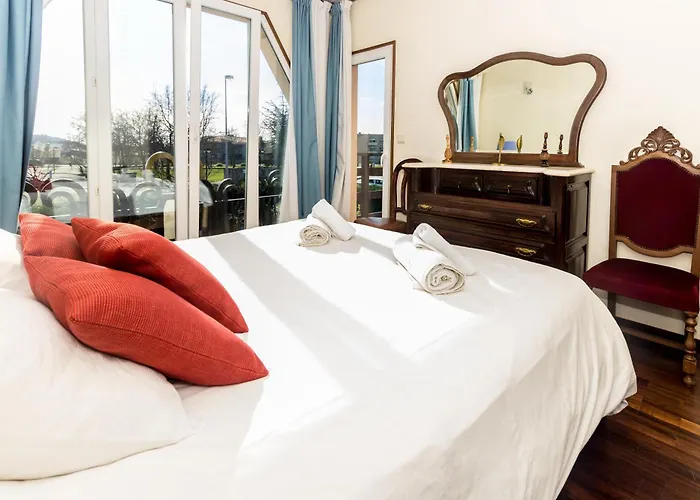 Guest H4u - Garden & Pool Holiday home Povoa de Varzim