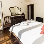 Vakantiehuis Guest H4u Garden & Pool
