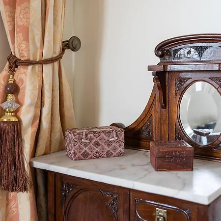 Guest H4u - Garden & Pool בית נופש