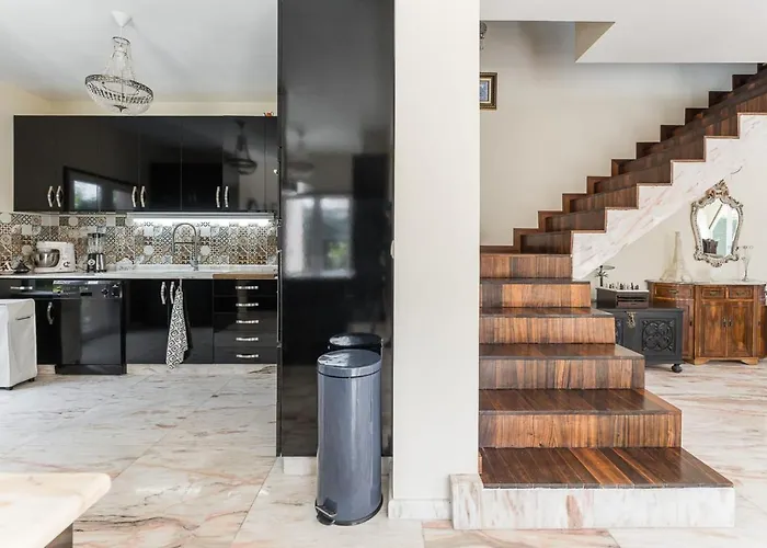 Nyaraló Guest H4u - Garden & Pool