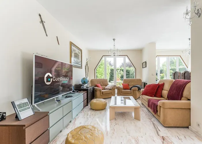 Nyaraló Guest H4u - Garden & Pool