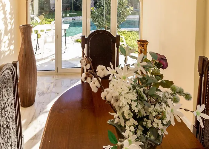 בית נופש Guest H4u - Garden & Pool